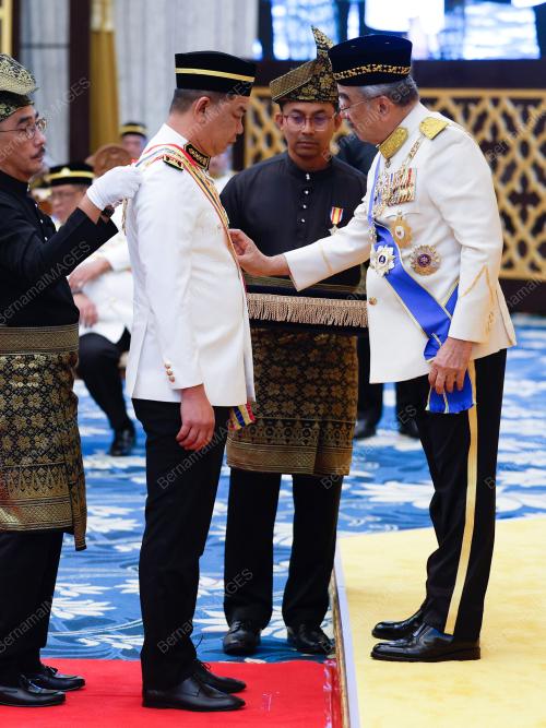 TUN MOHD ALI RUSTAM