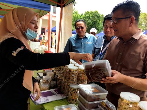 DATUK NORHIZAM HASSAN BAKTEE