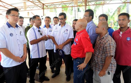 MK04_25042013_MEDIA_SOSIAL