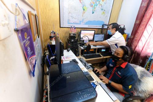 RADIO AMATUR