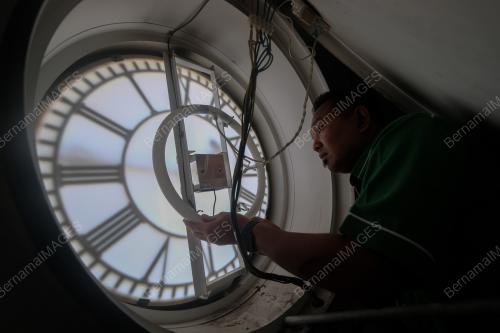 MENARA JAM BANGUNAN STADTHUYS