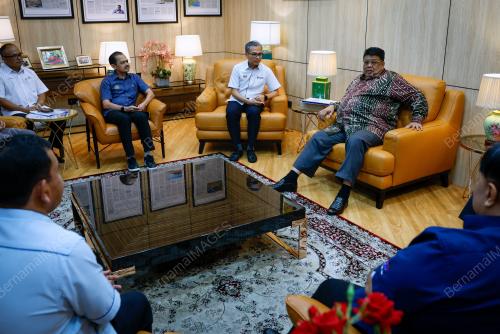 DATUK SERI AB RAUF YUSOH