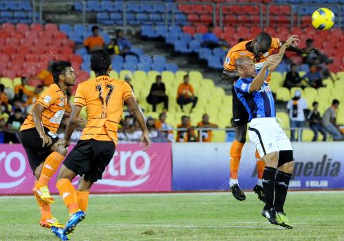 MK04_26062012_FELDA_BOLA