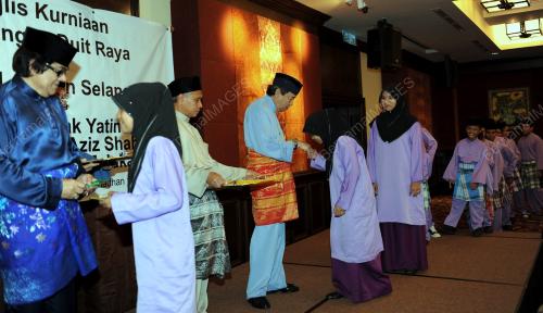 SULTAN SHARAFUDIN IDRIS SHAH