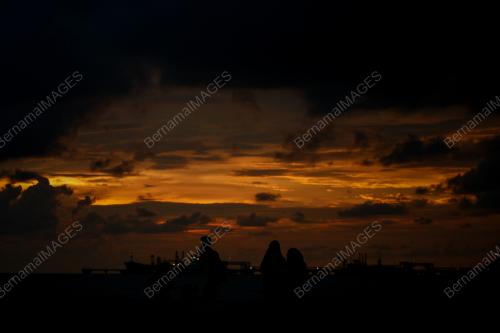 SUASANA SENJA PANTAI PUTERI