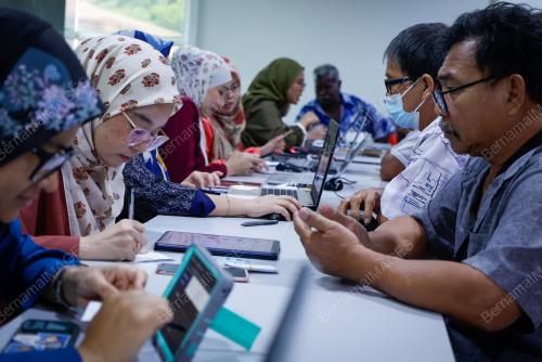 SISTEM PANGKALAN DATA UTAMA
