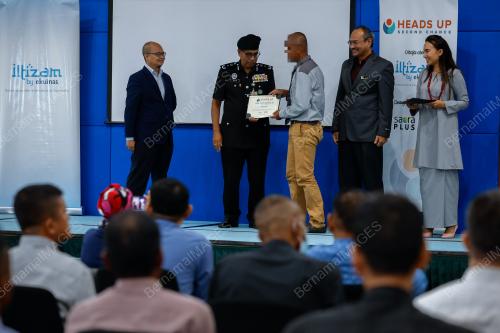 DATUK ROSLAN MOHAMED