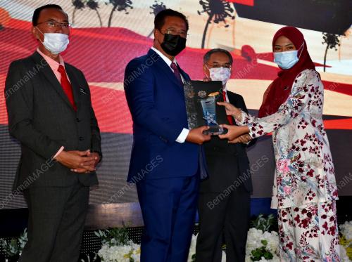 DATUK SERI ABDUL RAHMAN MOHAMAD