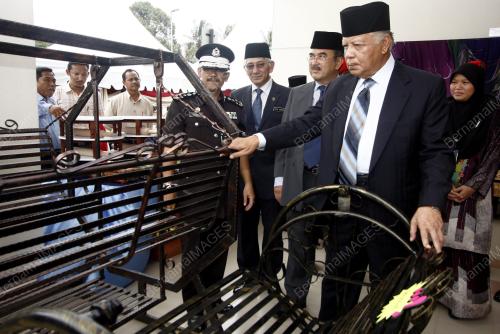 TUN MOHD KHALIL YAAKOB
