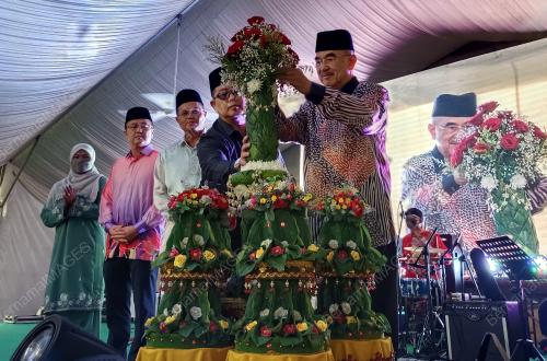 TUN MOHD ALI RUSTAM