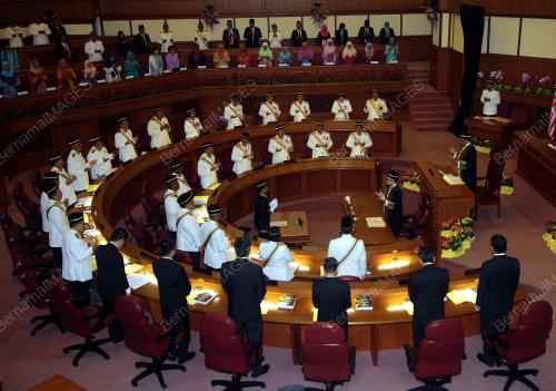 MK05_02032015_SIDANG_DUN