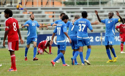 MK05_03072012_BOLA_KUWAIT
