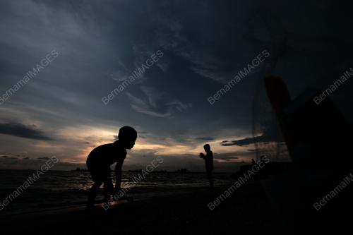 PANTAI PUTERI