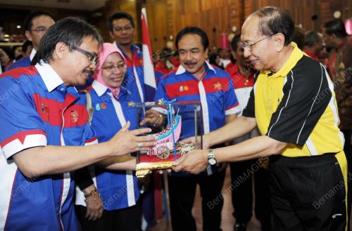 DATUK SERI DR RAIS YATIM