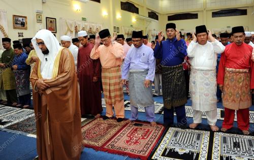 MK05_05072014_HISHAM_SOLAT