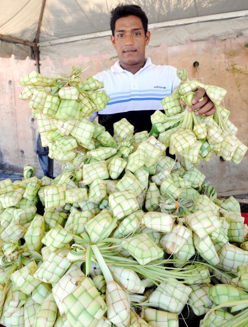 MK05_05082013_SARUNG_KETUPAT