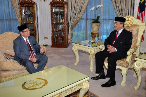 TUN MOHD ALI RUSTAM