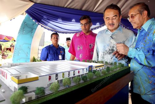 DATUK SERI MOHD ALI RUSTAM