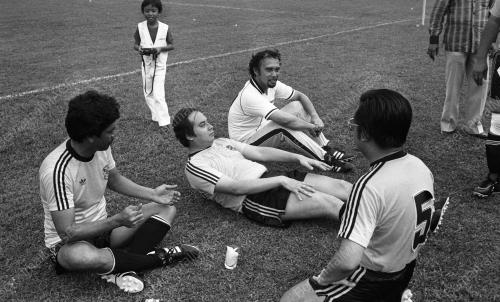 MK05_12012015_BOLA_MENTERI