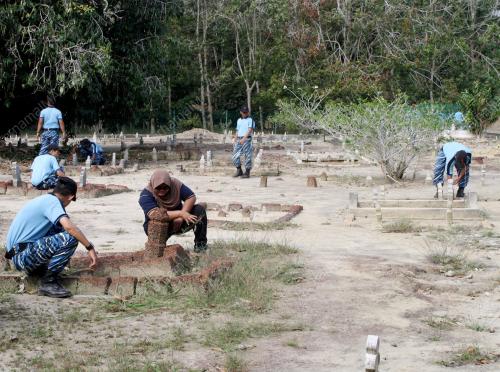 MK05_12022011_BERSIH_KUBUR