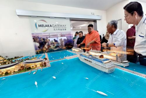 DATUK SERI AB RAUF YUSOH