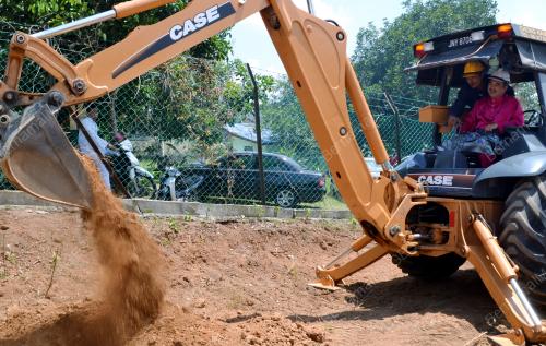 MK05_15032013_CM_PECAH_TANAH