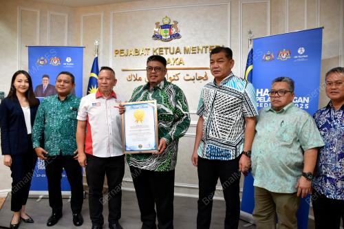 DATUK SERI AB RAUF YUSOH