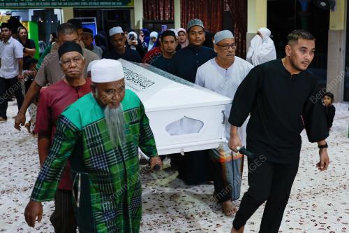 ALLAHYARHAM AHMAD FIQRI ZAKARIA