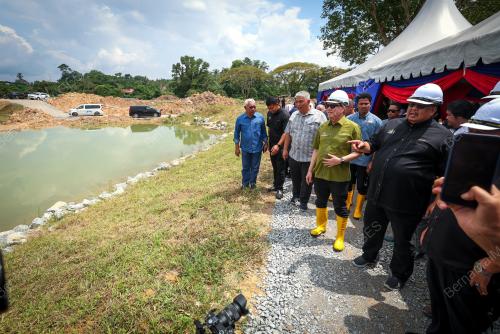 DATUK SERI FADILLAH YUSOF