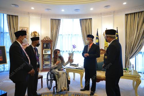 TUN MOHD ALI RUSTAM