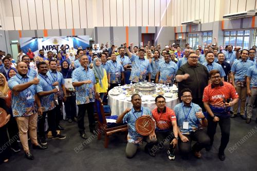 DATUK SERI AB RAUF YUSOH