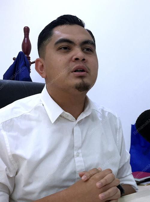 DR MUHAMAD AKMAL SALEH