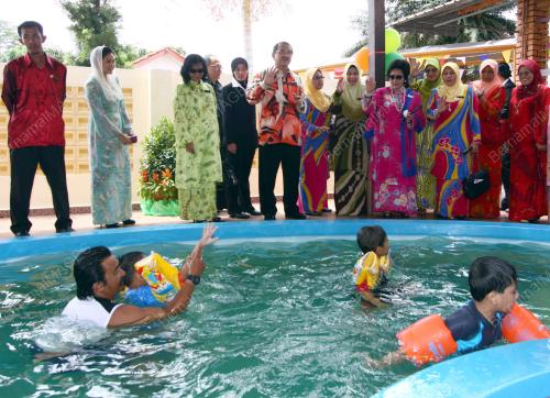 DATIN SERI ROSMAH MANSOR