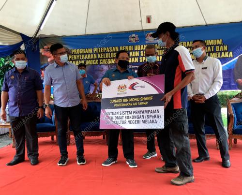 DATUK SERI AHMAD HAMZAH