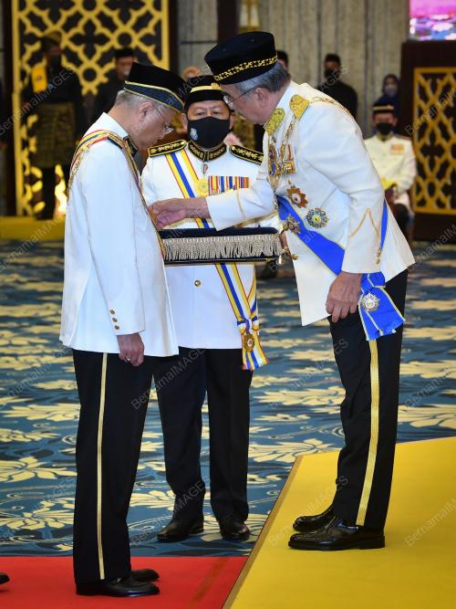 TUN MOHD ALI RUSTAM