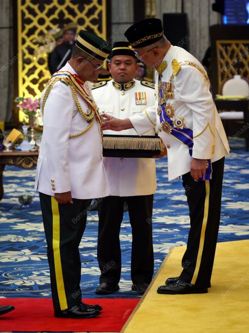 TUN MOHD ALI RUSTAM