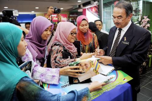MK05_26022013_BUKU_TANDATANGAN
