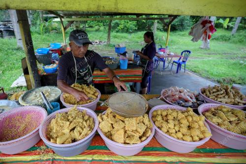 PENIAGA PISANG GORENG