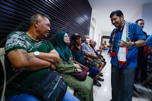 DATUK SERI MOHD UZIR MAHIDIN