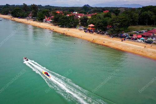 PANTAI PENGKALAN BALAK