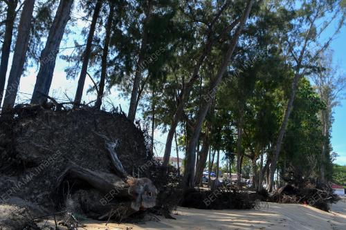 PANTAI PUTERI