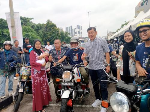 DATUK ABDUL RAZAK ABDUL RAHMAN