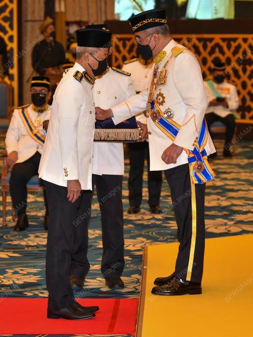 TUN MOHD ALI RUSTAM