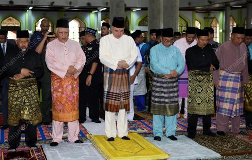 MK06_07122018_SULTAN_NAZRIN