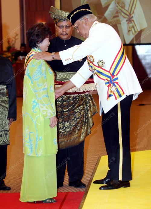 TUN MOHD KHALIL YAAKOB
