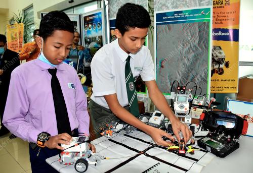 MUHAMMAD RIYAZ ZULKIFLI