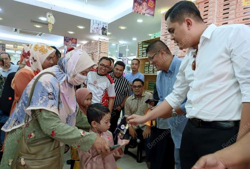 DR MUHAMAD AKMAL SALEH
