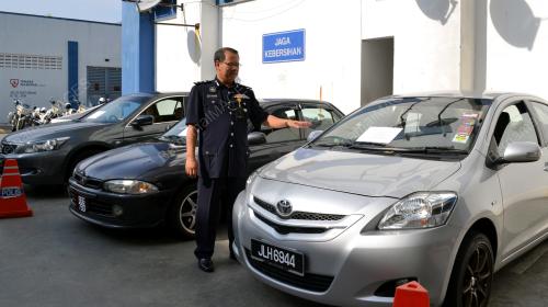 MK06_11052012_CURI_KERETA
