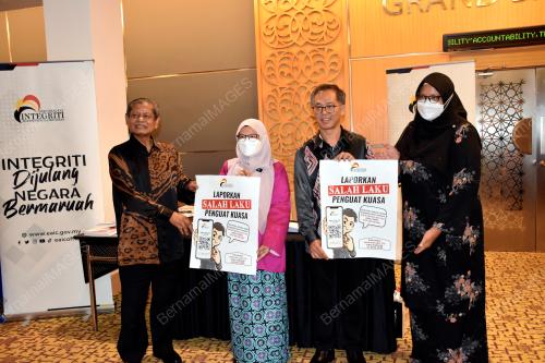 TAN SRI MAHMOOD ADAM