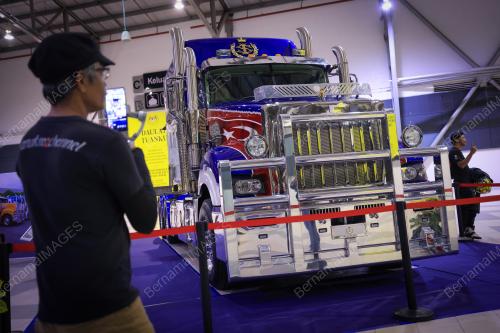 AUTOMOTIF KLASIK DIRAJA JOHOR